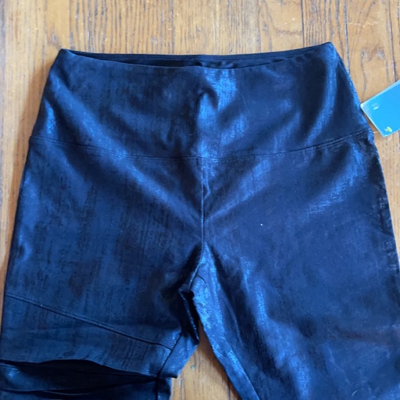 NWT Lysse faux leather moto style shaping leggings. Size L - Picture 4 of 6